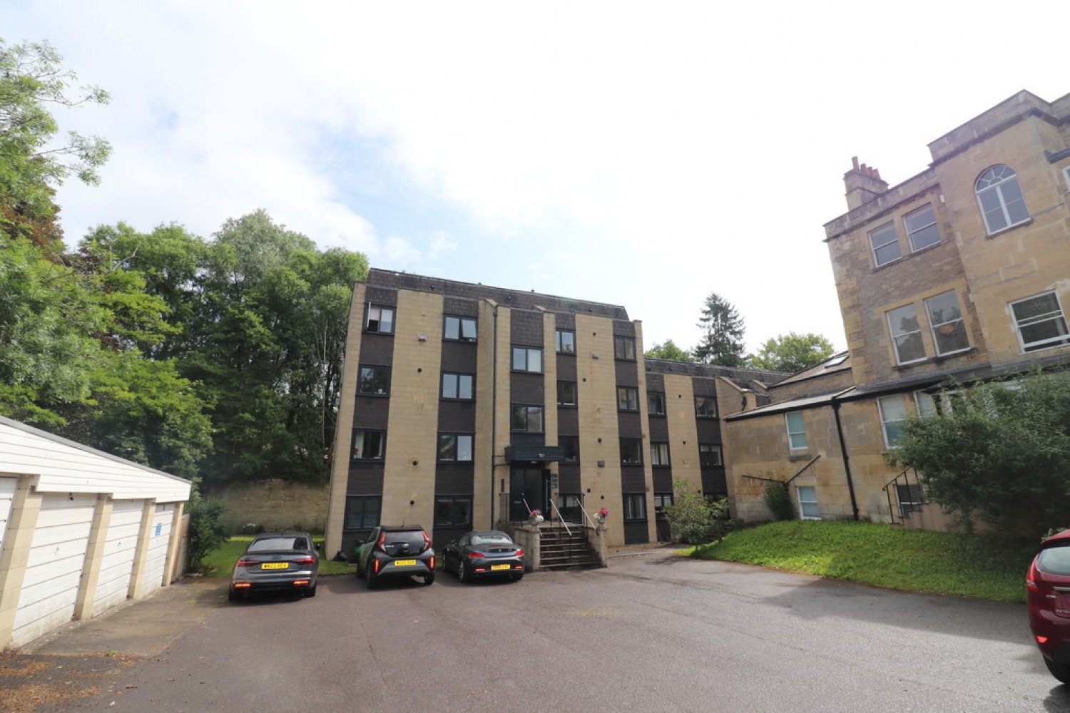 Lamont House, Lambridge Road