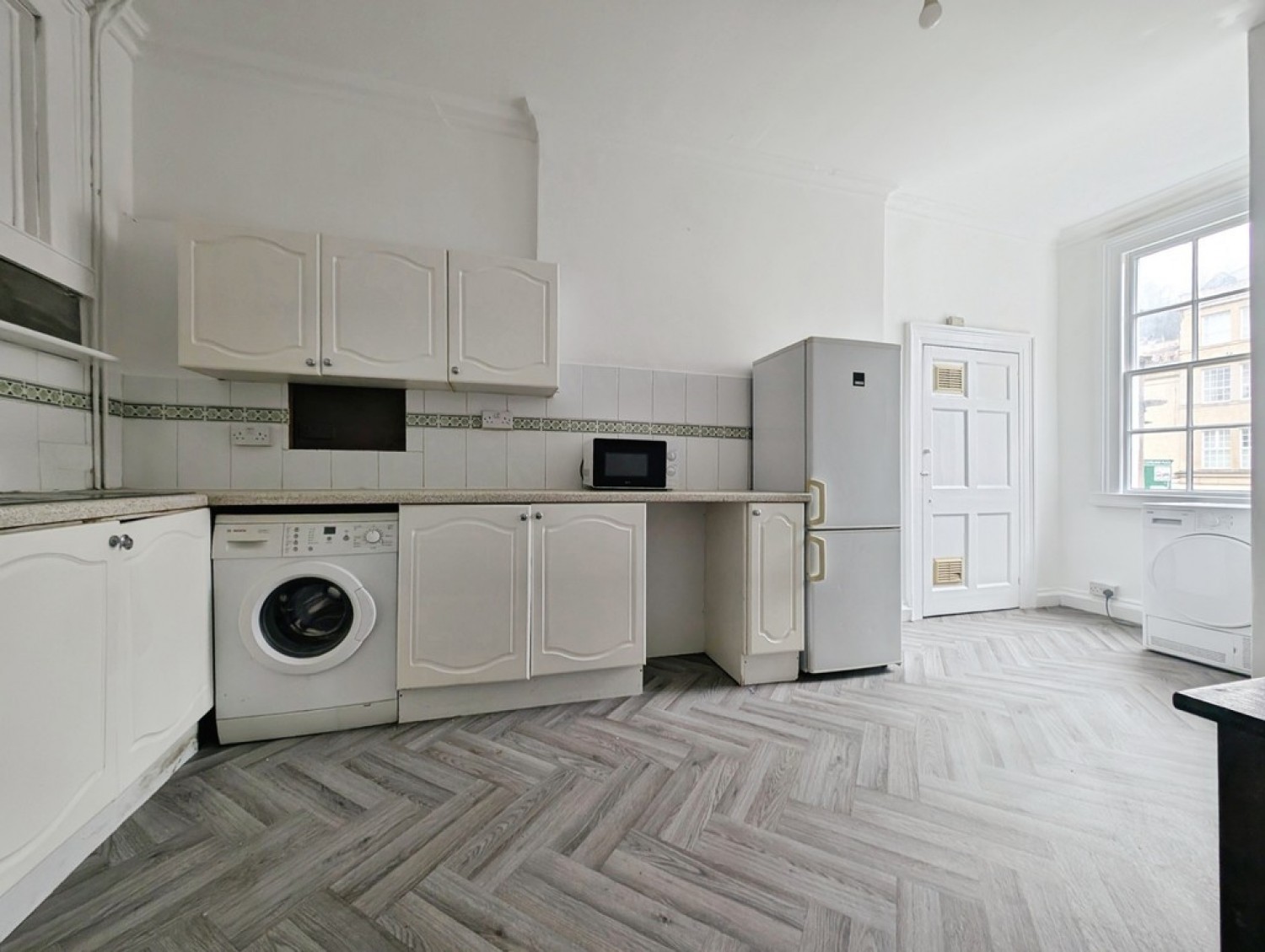 3 bedroom Flat for Letting Walcot Buildings, London Road, Bath