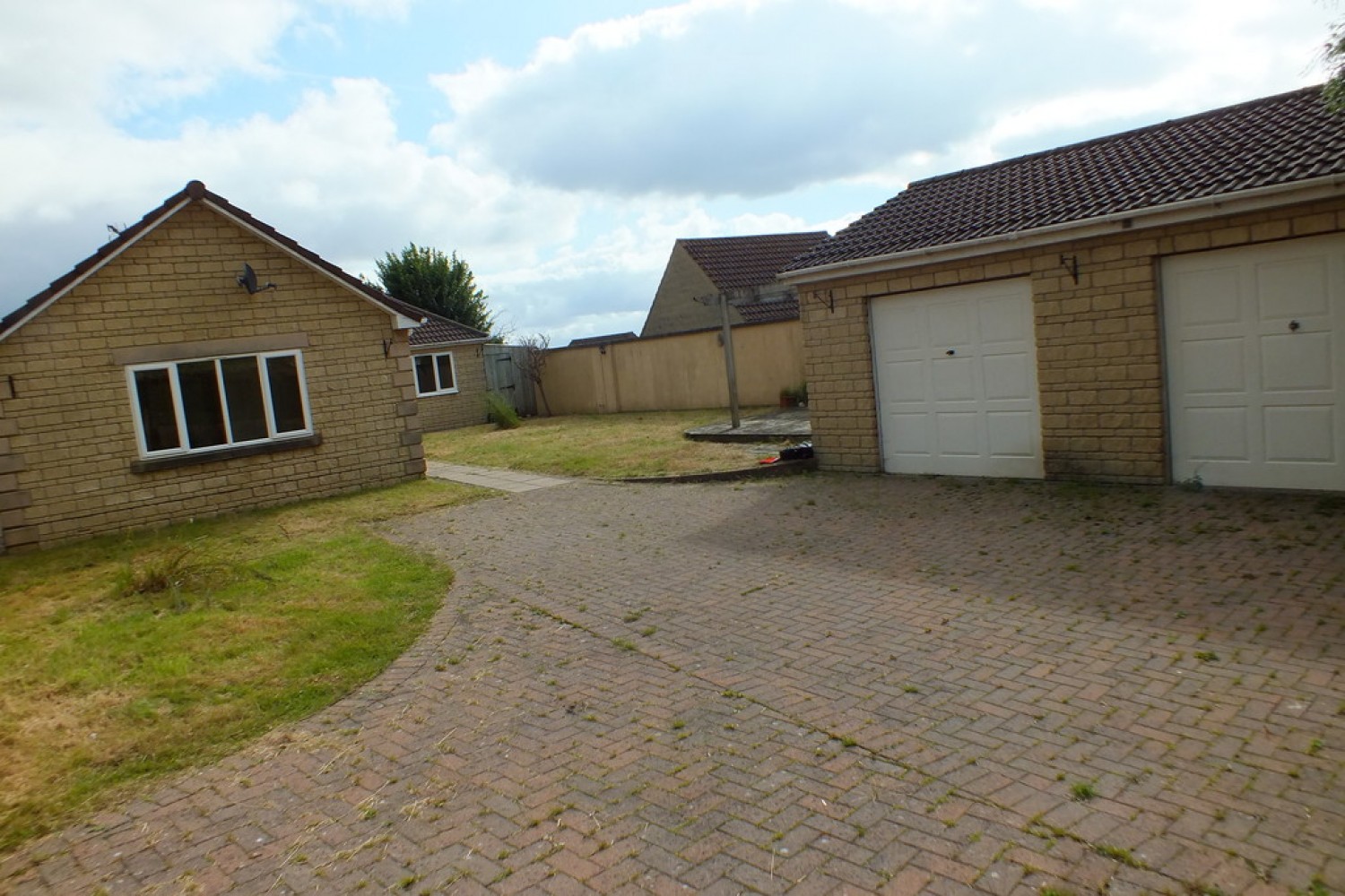 3 bedroom Bungalow for Letting Mount Road, Southdown