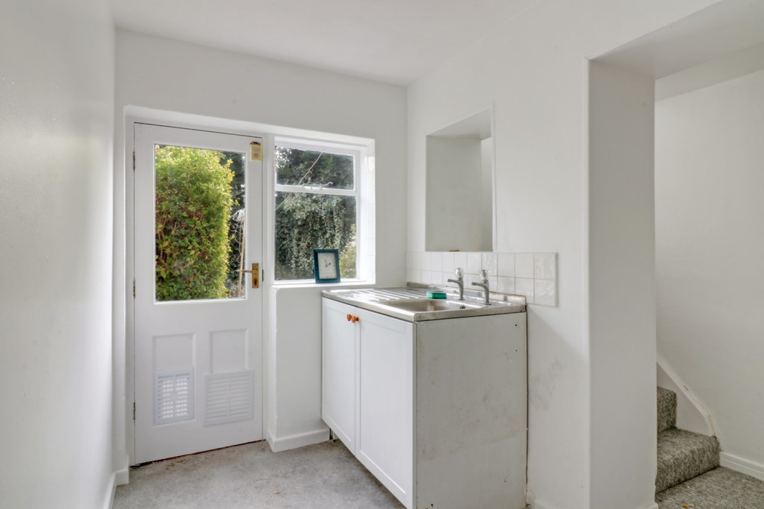 4 bedroom House for Letting St Johns Road, Lower Weston
