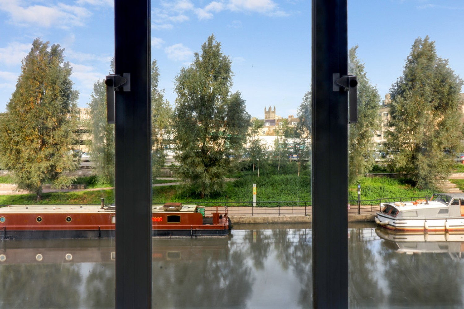 1 bedroom Flat for Letting Waterfront House, Lower Bristol Road