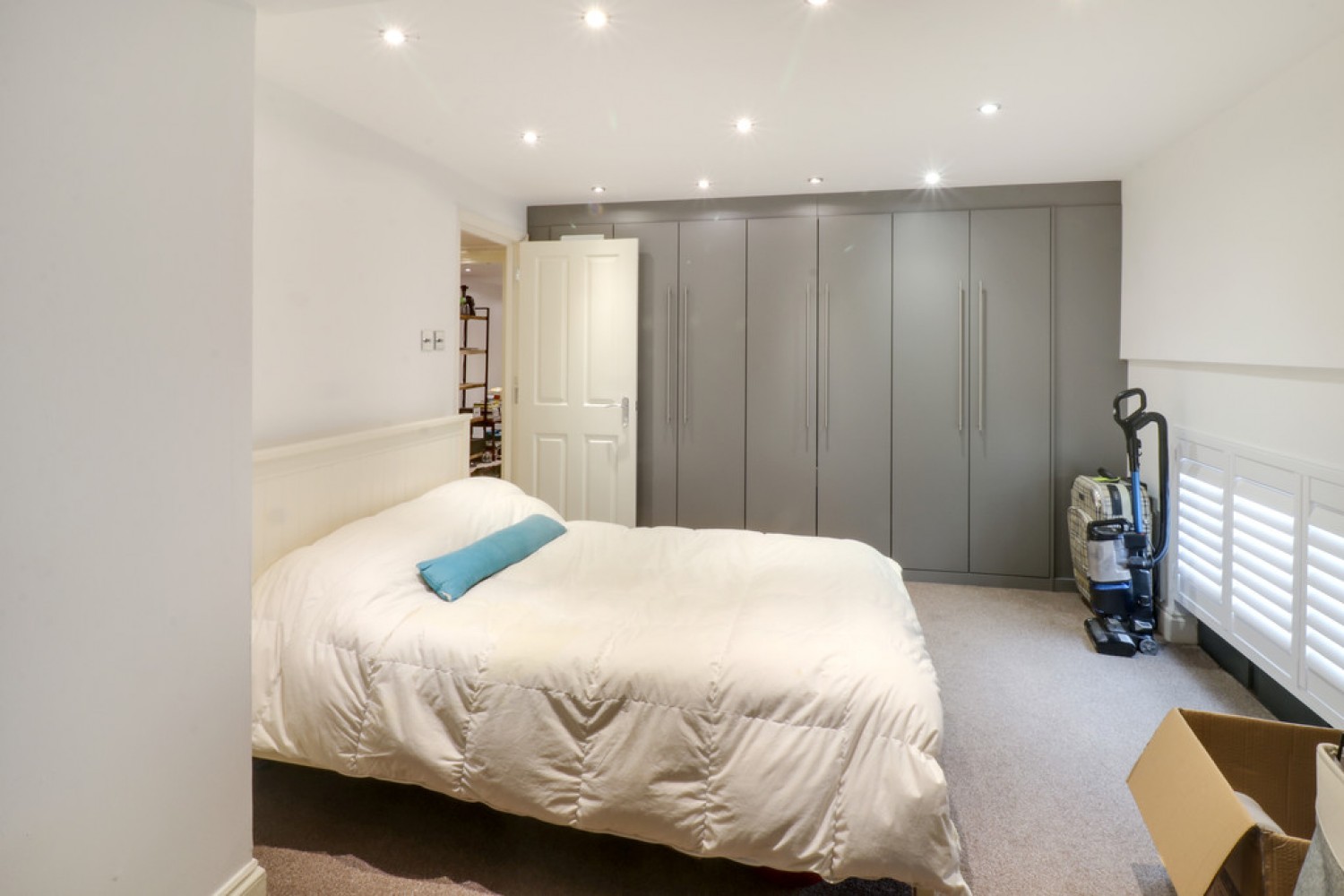 1 bedroom Flat for Letting Waterfront House, Lower Bristol Road