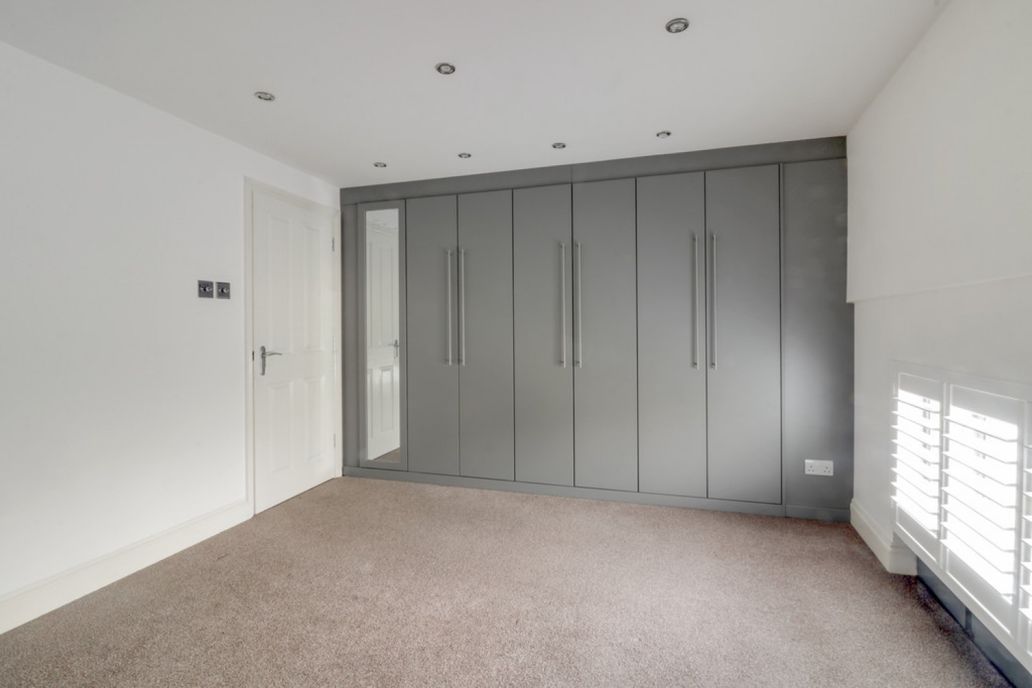 1 bedroom Flat for Letting Waterfront House, Lower Bristol Road