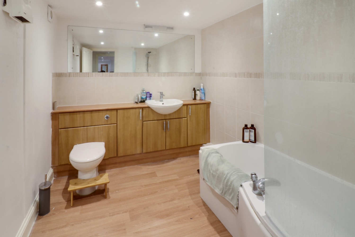 1 bedroom Flat for Letting Waterfront House, Lower Bristol Road