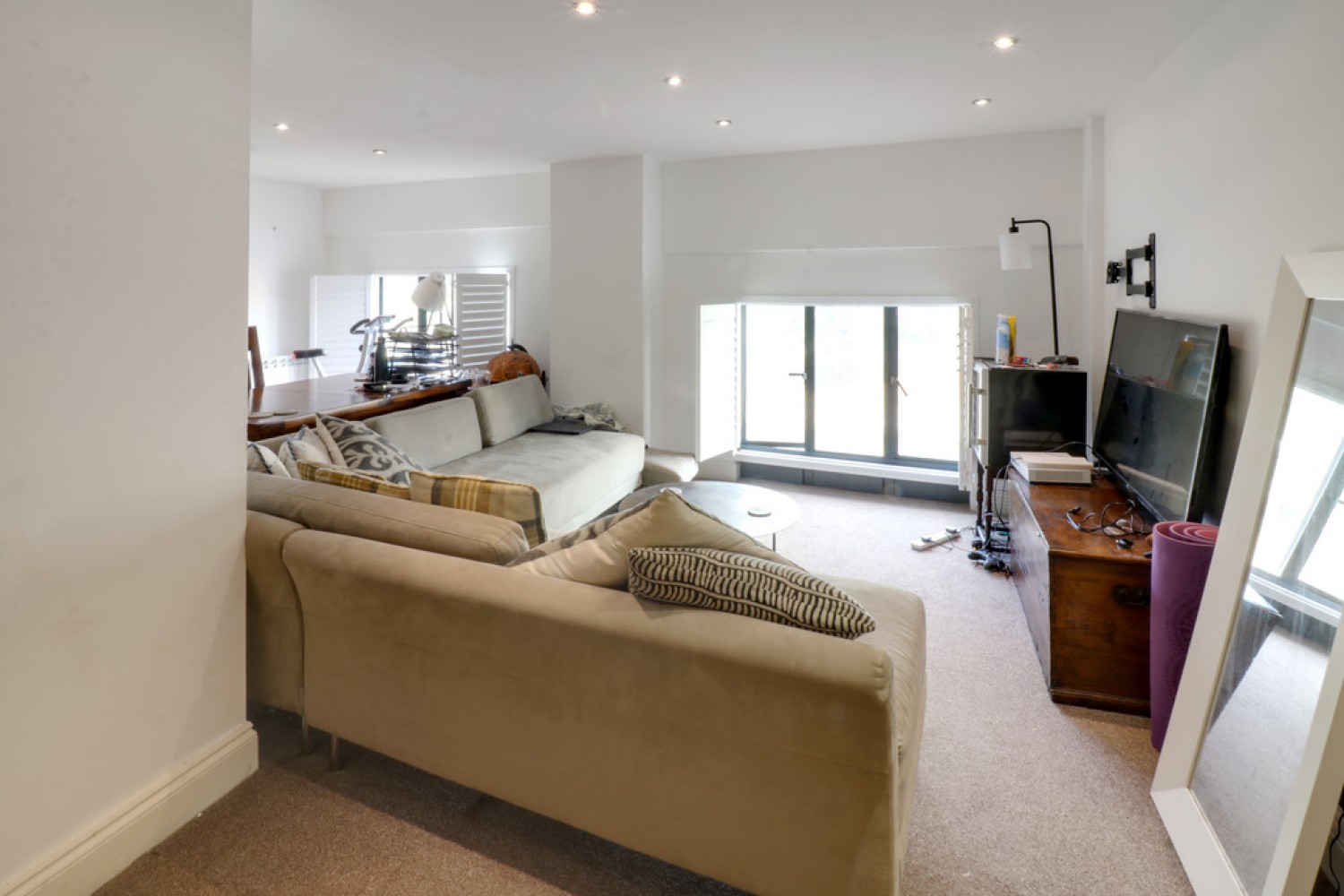 1 bedroom Flat for Letting Waterfront House, Lower Bristol Road