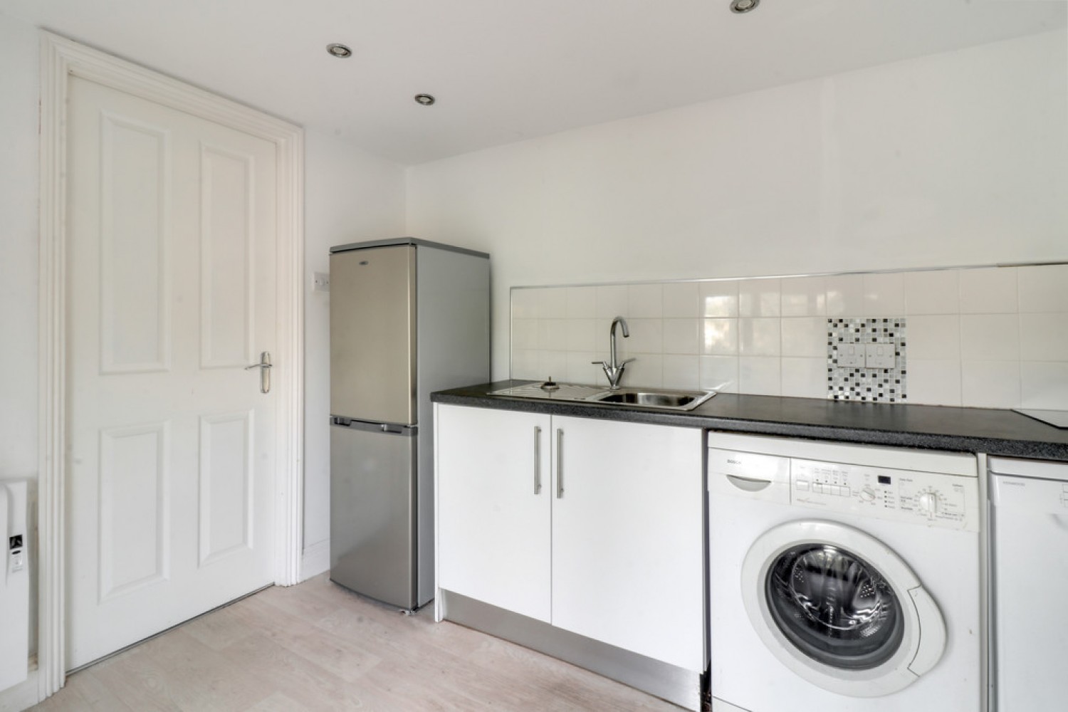 1 bedroom Flat for Letting Waterfront House, Lower Bristol Road