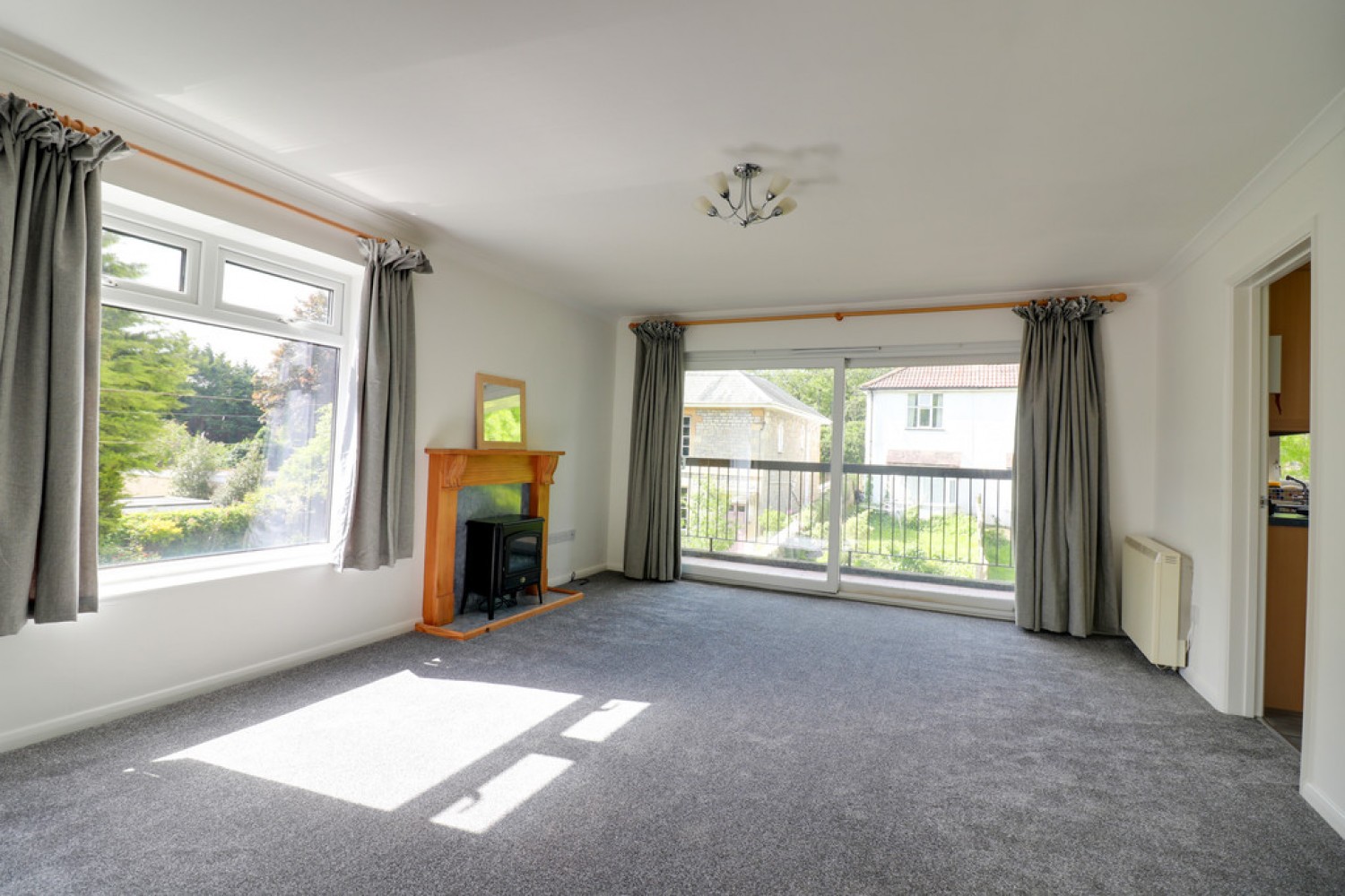 2 bedroom Flat for Letting Belton Court, High Street, Weston