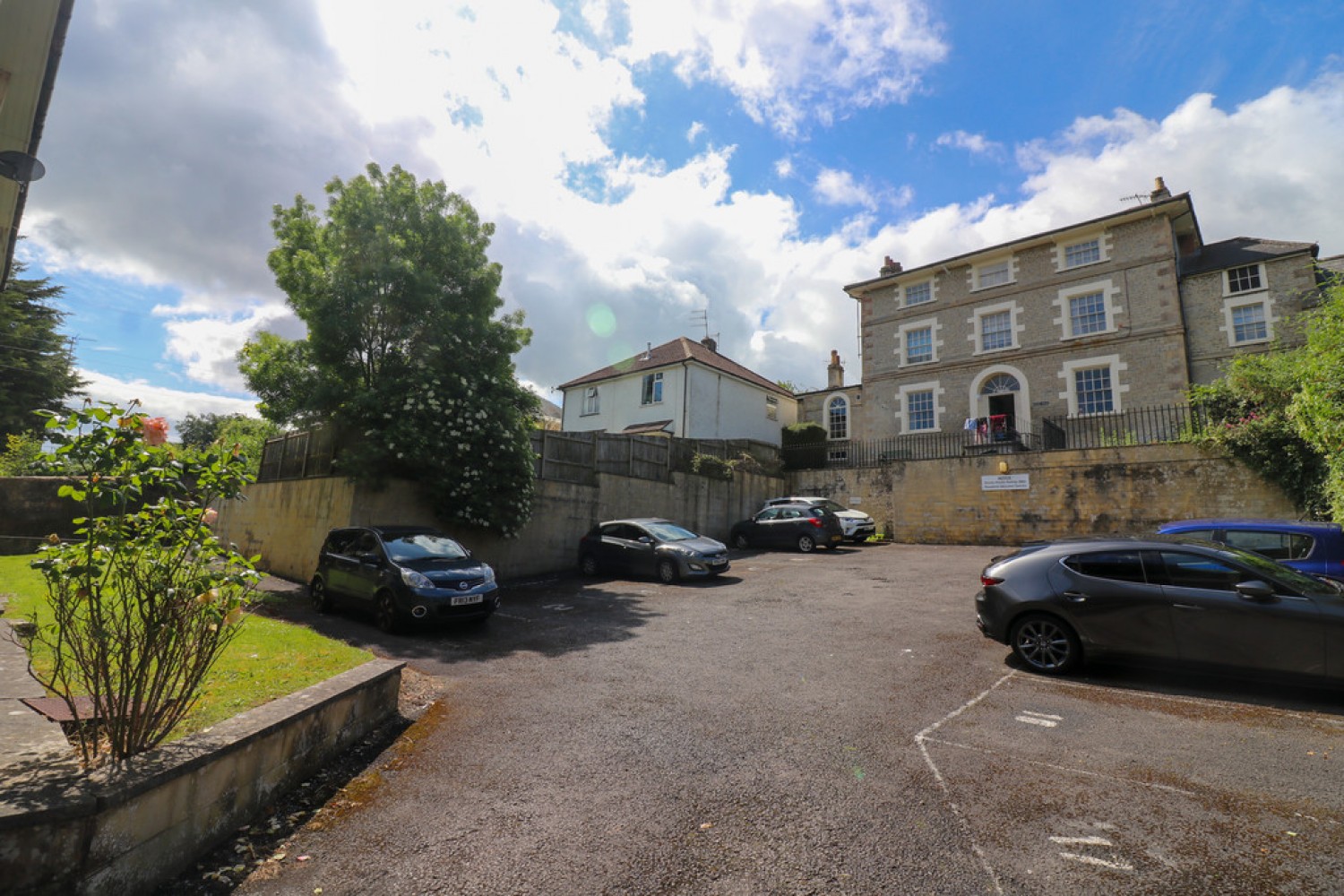 2 bedroom Flat for Letting Belton Court, High Street, Weston