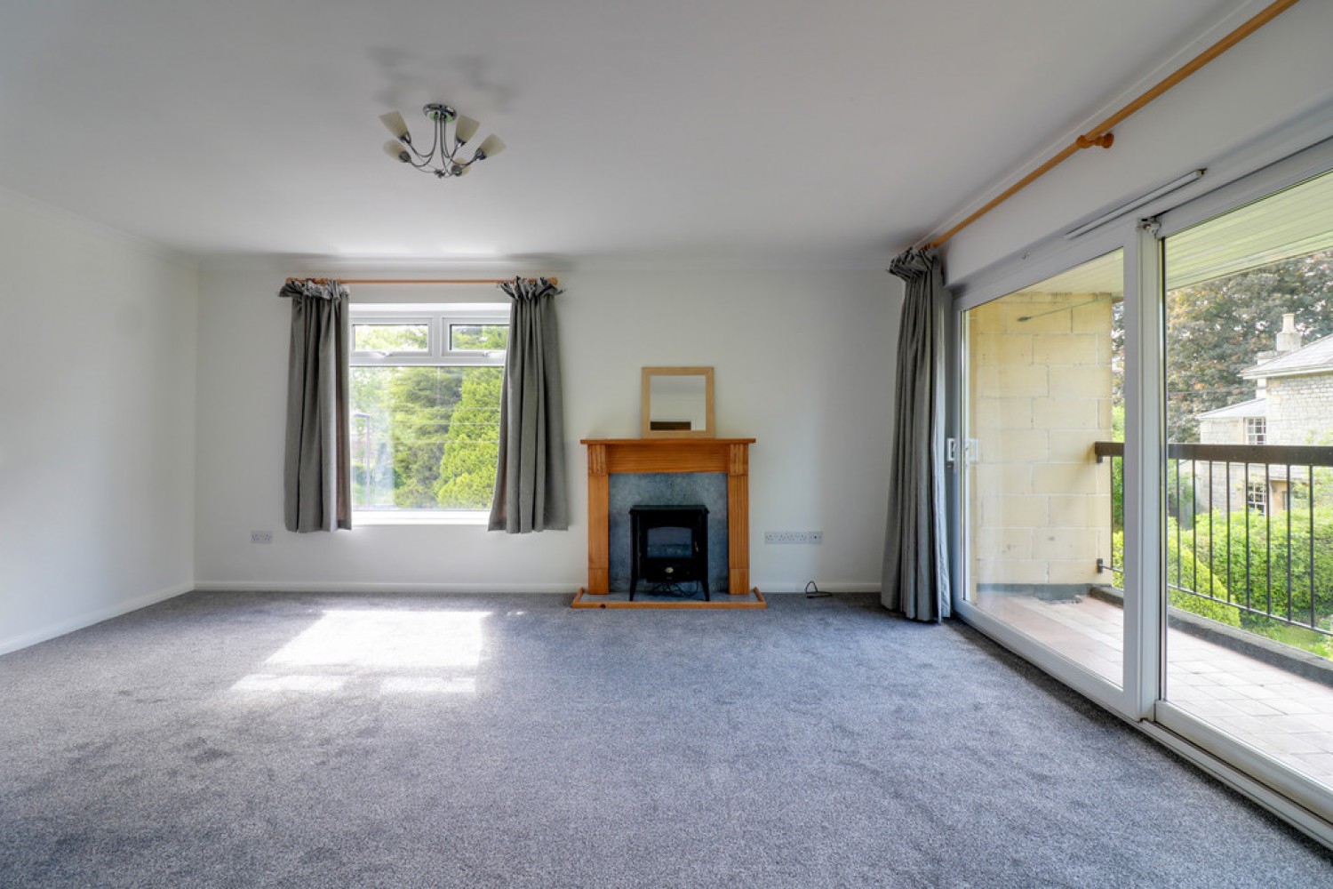2 bedroom Flat for Letting Belton Court, High Street, Weston