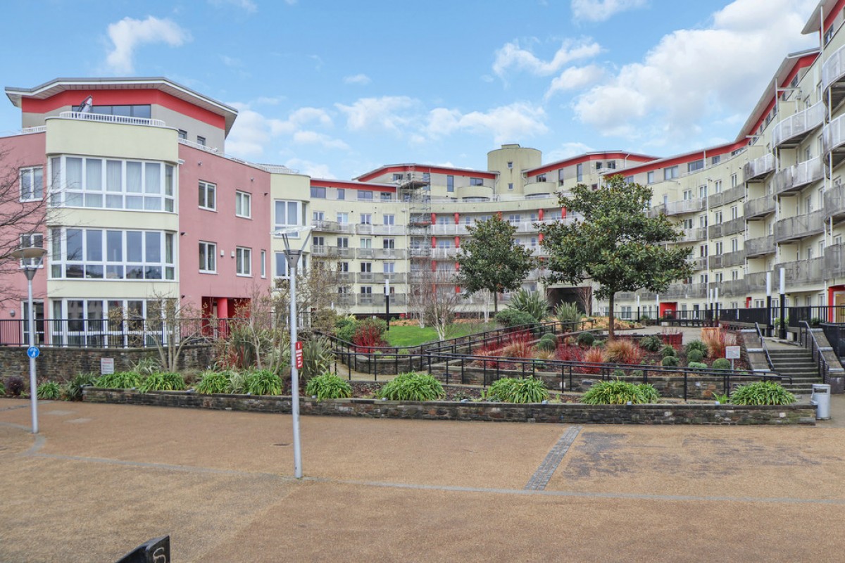 The Crescent, Hanover Quay, Bristol