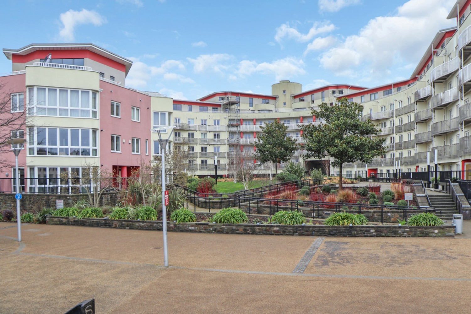 1 bedroom Flat for Letting The Crescent, Hanover Quay, Bristol