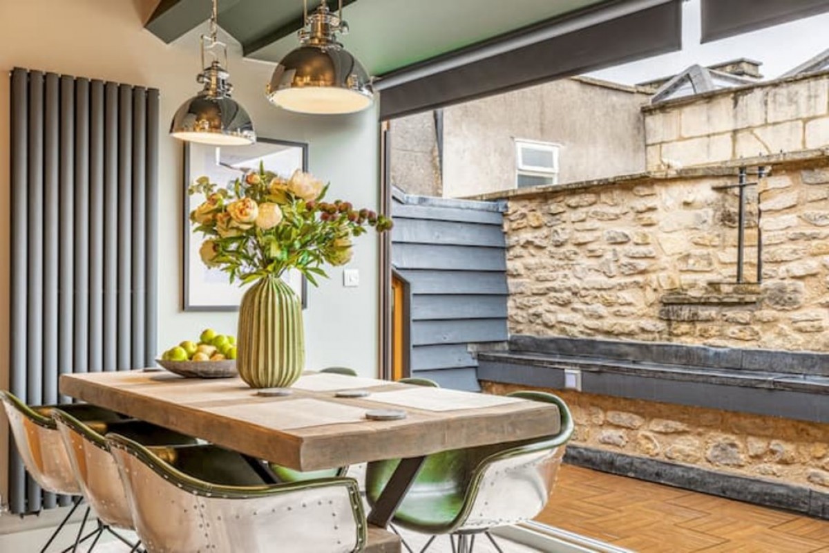 Kensington Chapel, Kensington Place