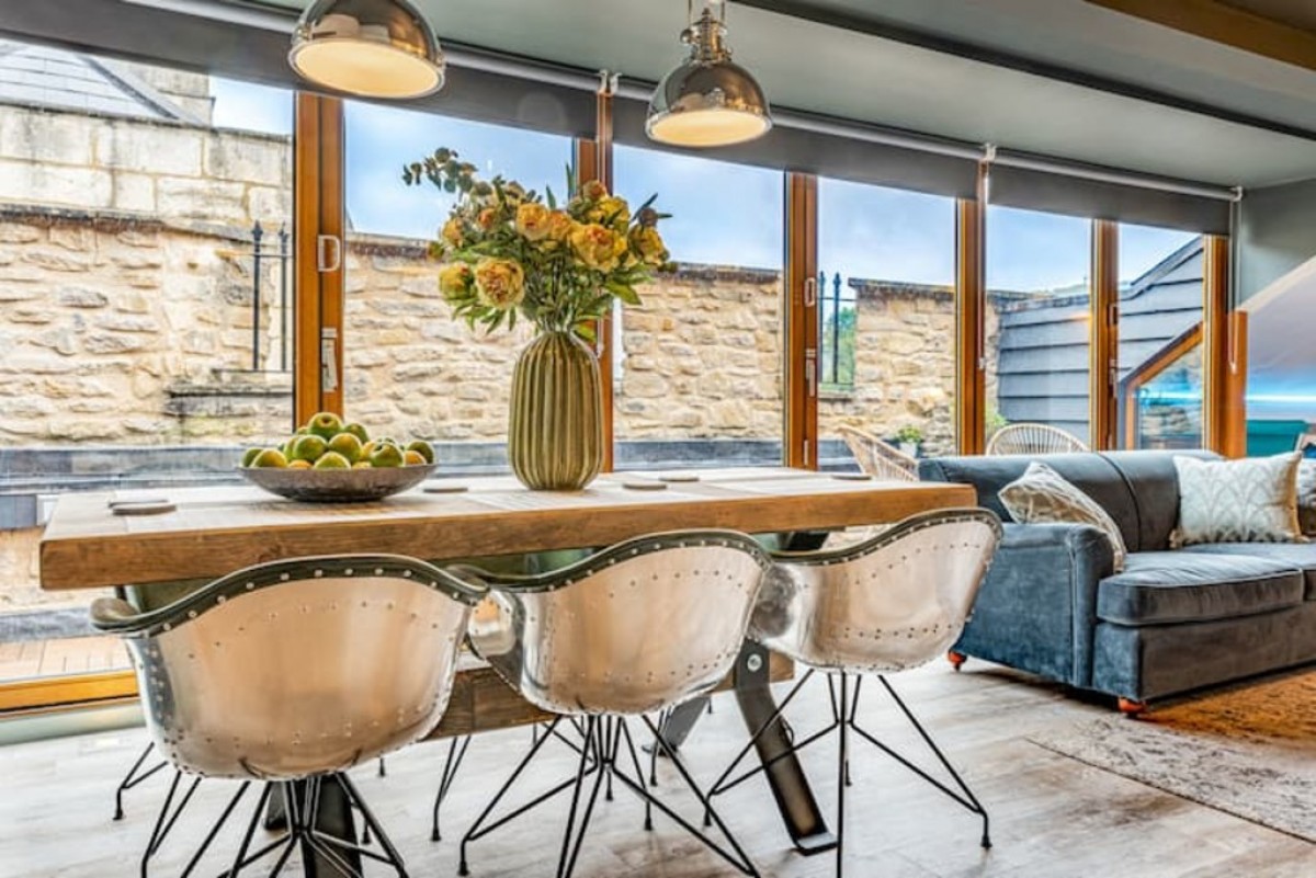 Kensington Chapel, Kensington Place