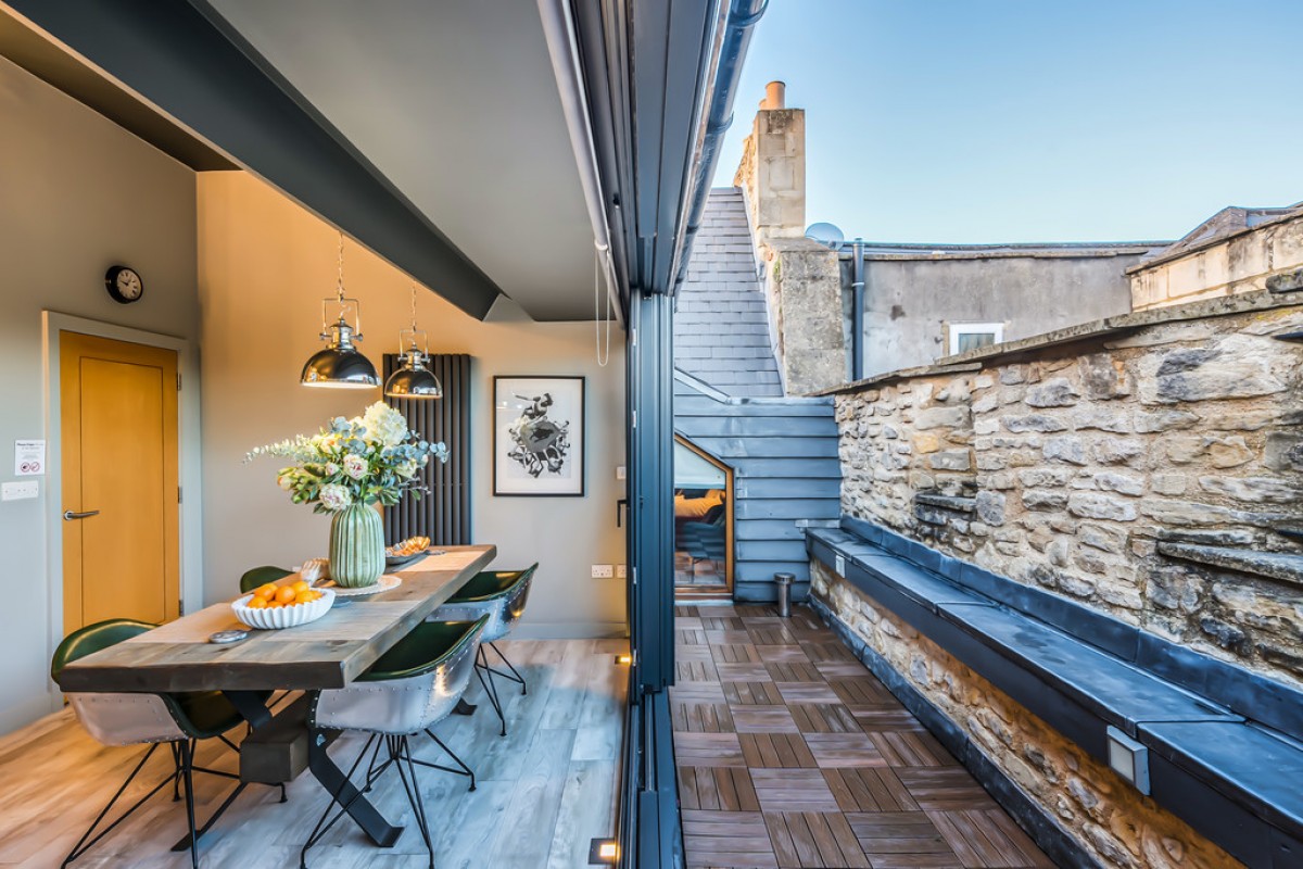 Kensington Chapel, Kensington Place