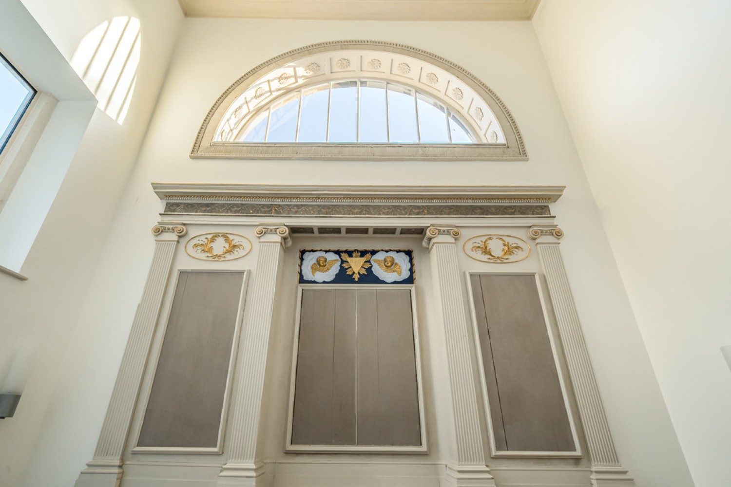 Kensington Chapel, Kensington Place