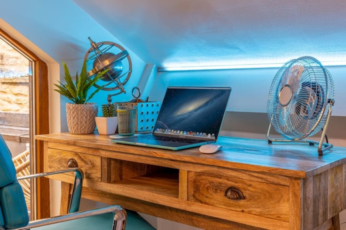 Kensington Chapel, Kensington Place