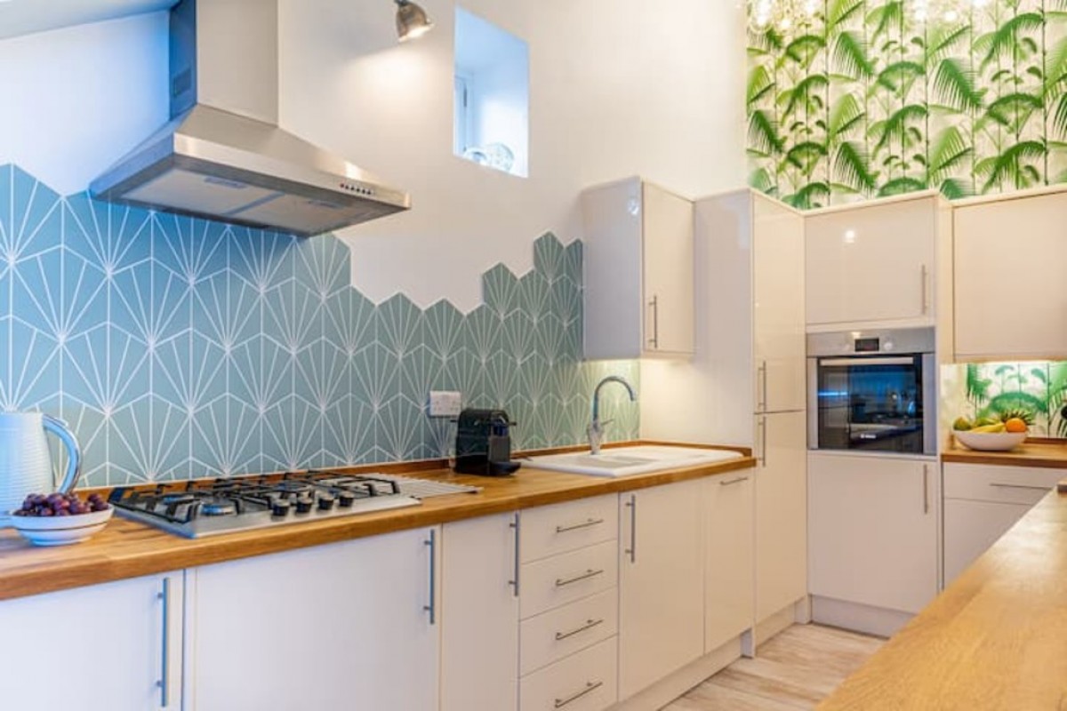 Kensington Chapel, Kensington Place