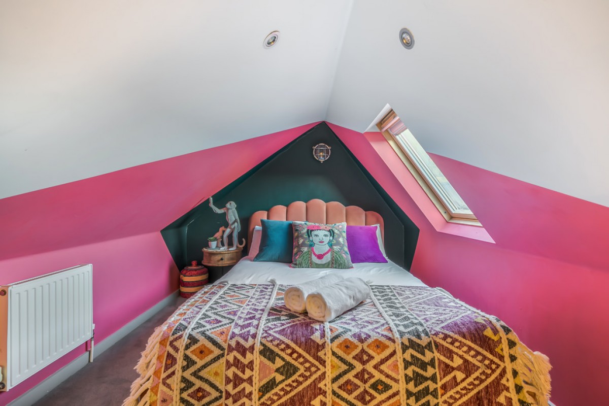 Kensington Chapel, Kensington Place