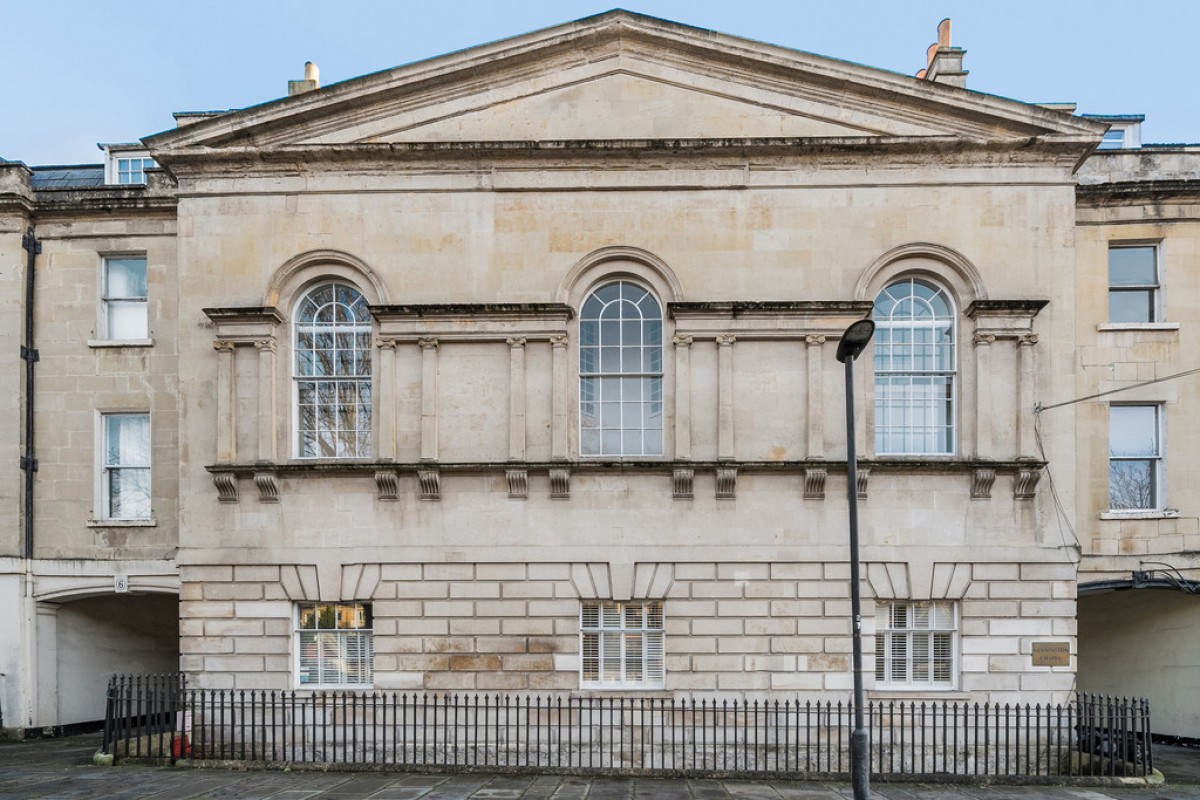 Kensington Chapel, Kensington Place