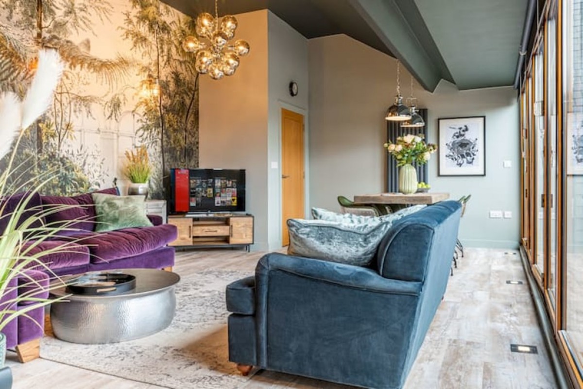 Kensington Chapel, Kensington Place