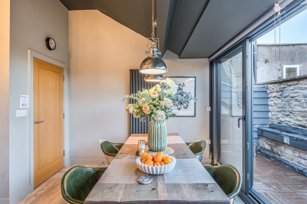 Kensington Chapel, Kensington Place