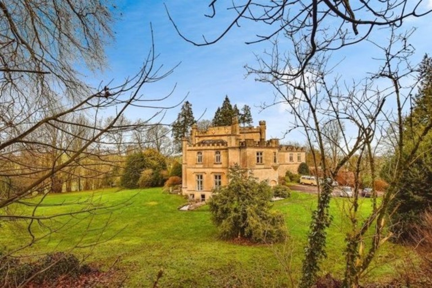 2 bedroom Flat in Battlefields, Lansdown, Bath