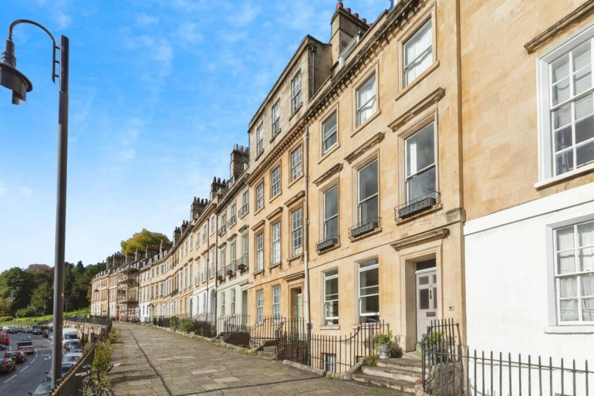 Walcot Parade , Bath