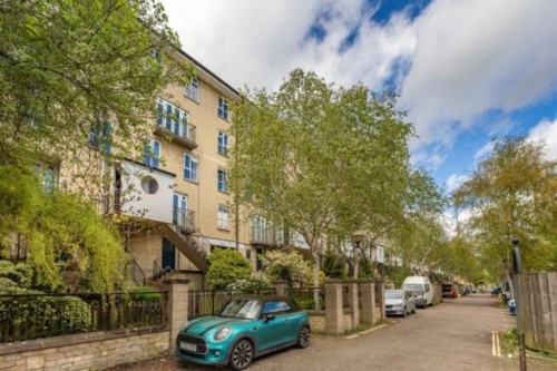 Saffron Court, Bath