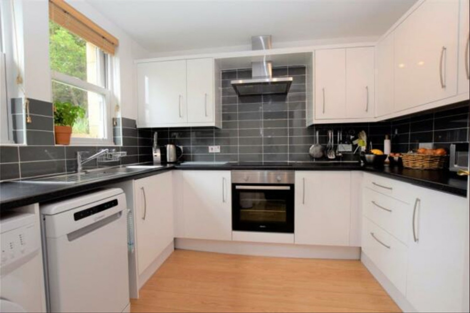 3 bedroom House for Letting Avondale Court, Bath