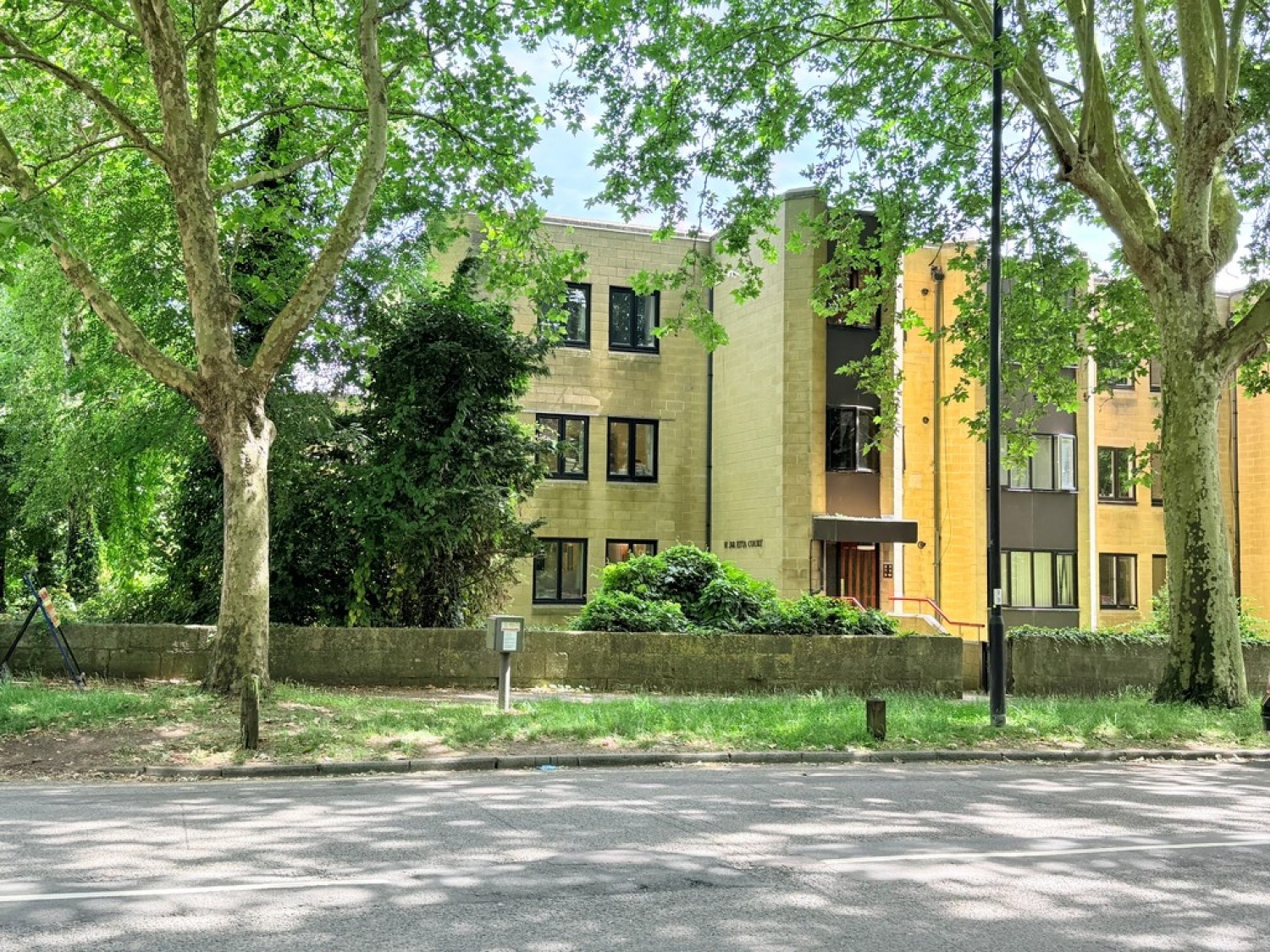 2 bedroom Flat for Sale Henrietta Court, Bath