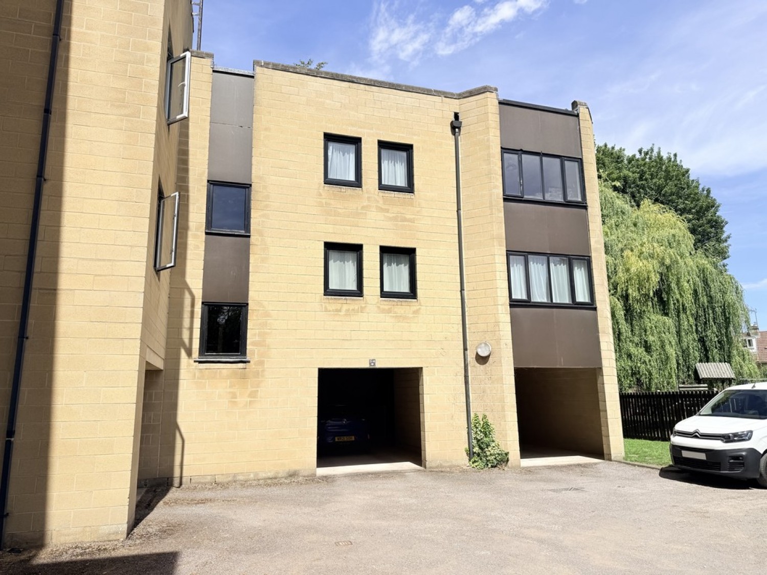 2 bedroom Flat for Sale Henrietta Court, Bath