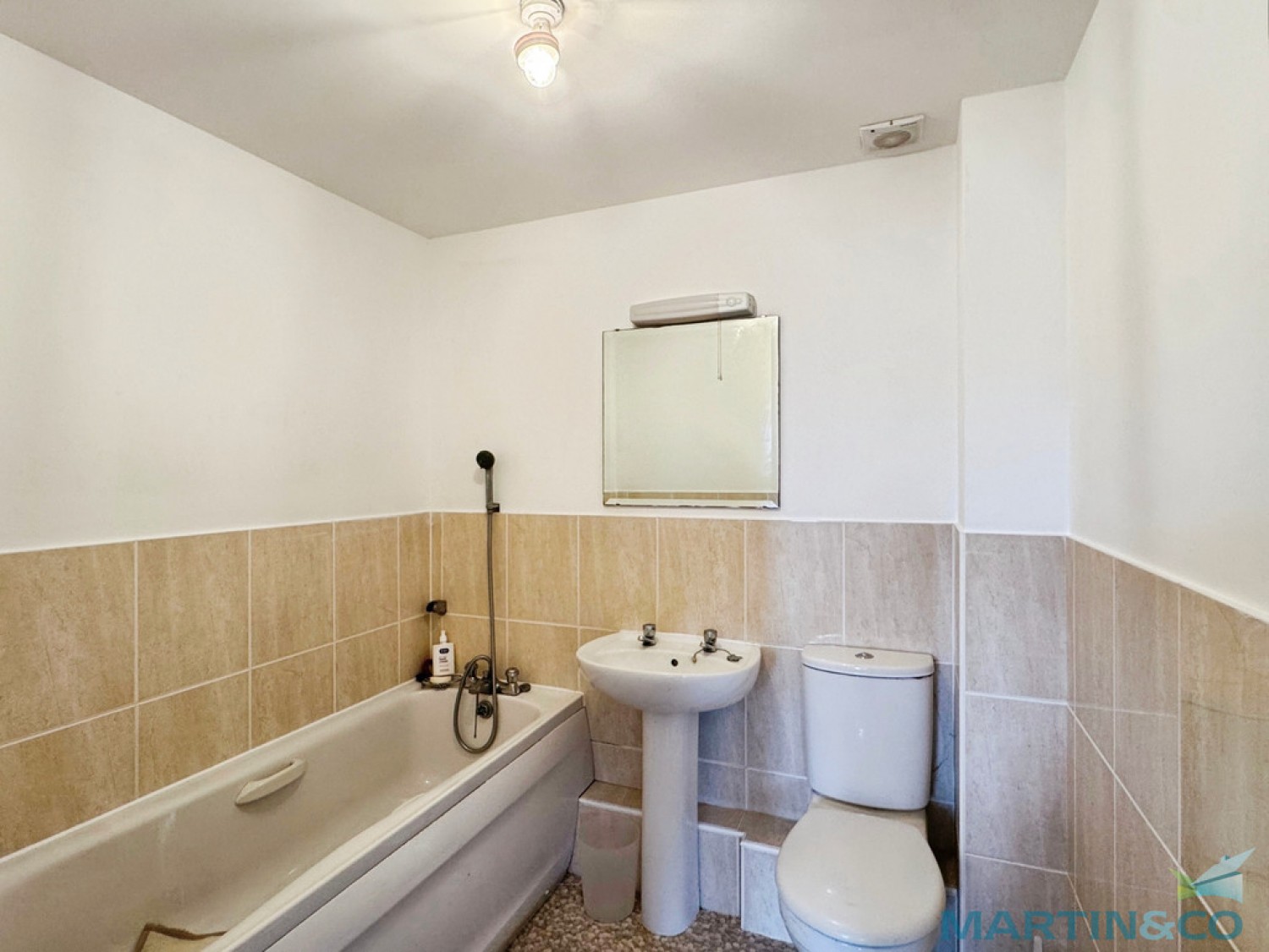 2 bedroom Flat for Letting Hedgers Way, Kingsnorth, Ashford