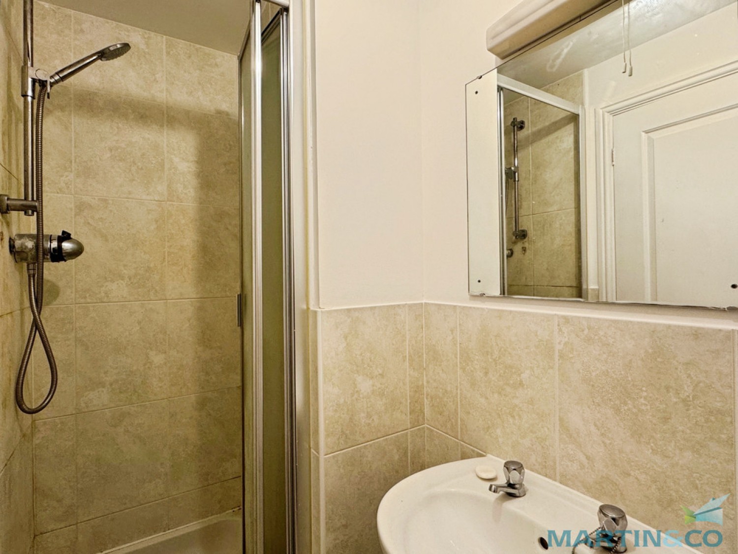 2 bedroom Flat for Letting Hedgers Way, Kingsnorth, Ashford