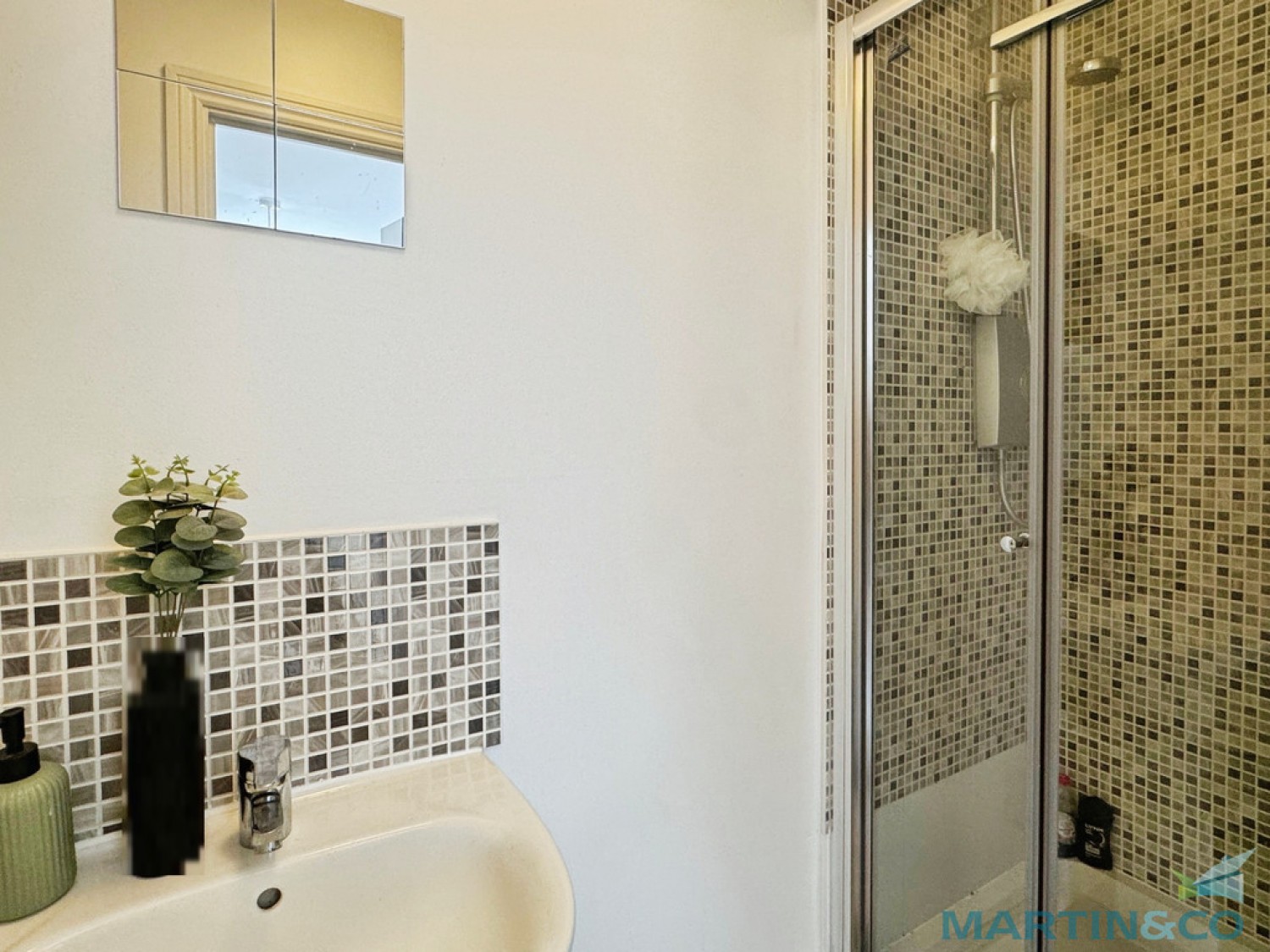 3 bedroom House for Letting Harry Saunders Lane, Repton Park, Ashford