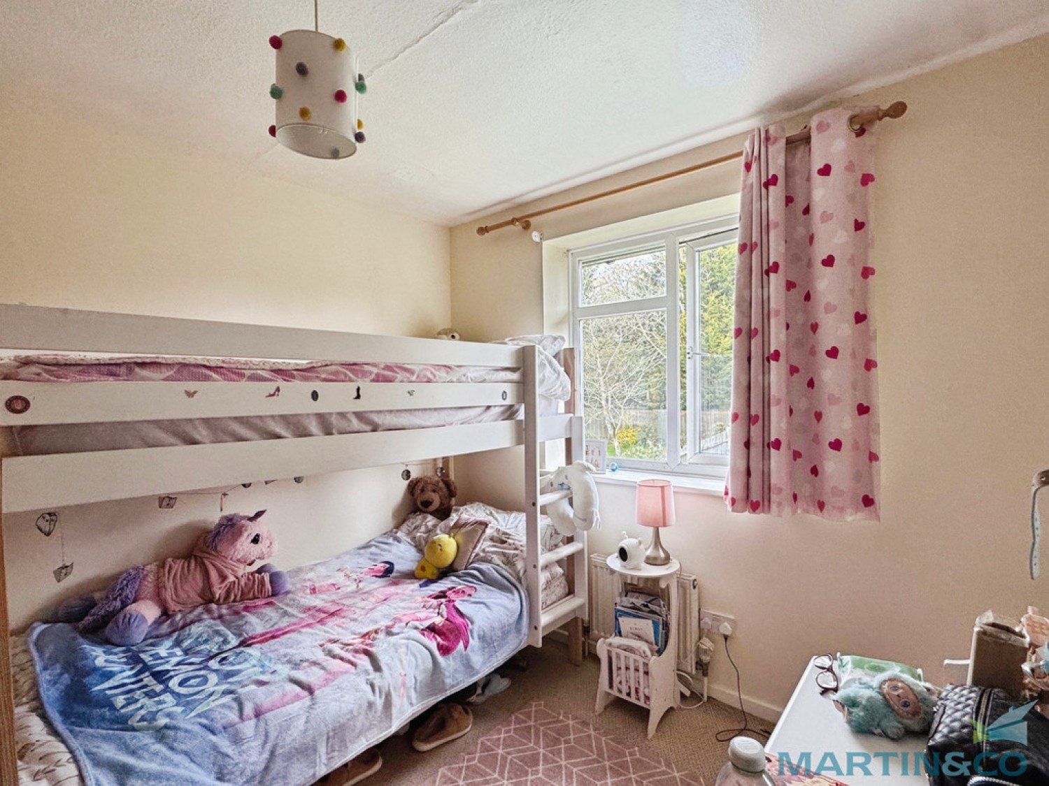 2 bedroom Flat for Letting Wayside Flats