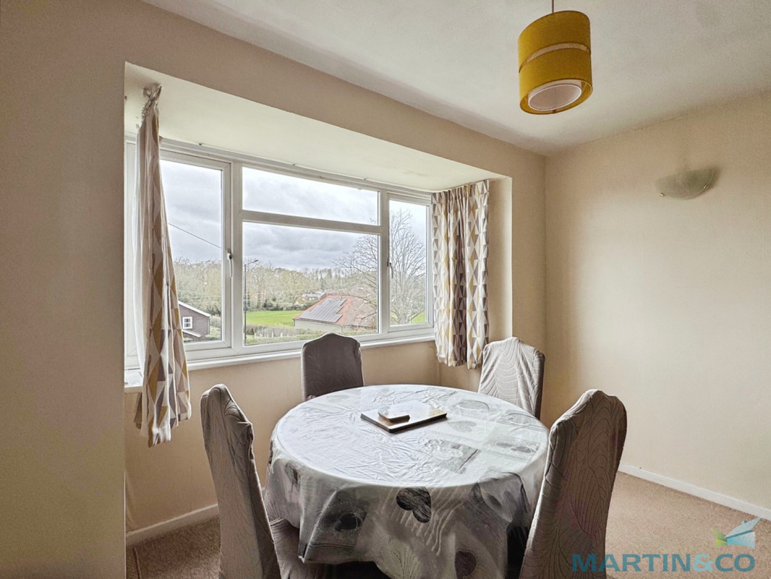 2 bedroom Flat for Letting Wayside Flats