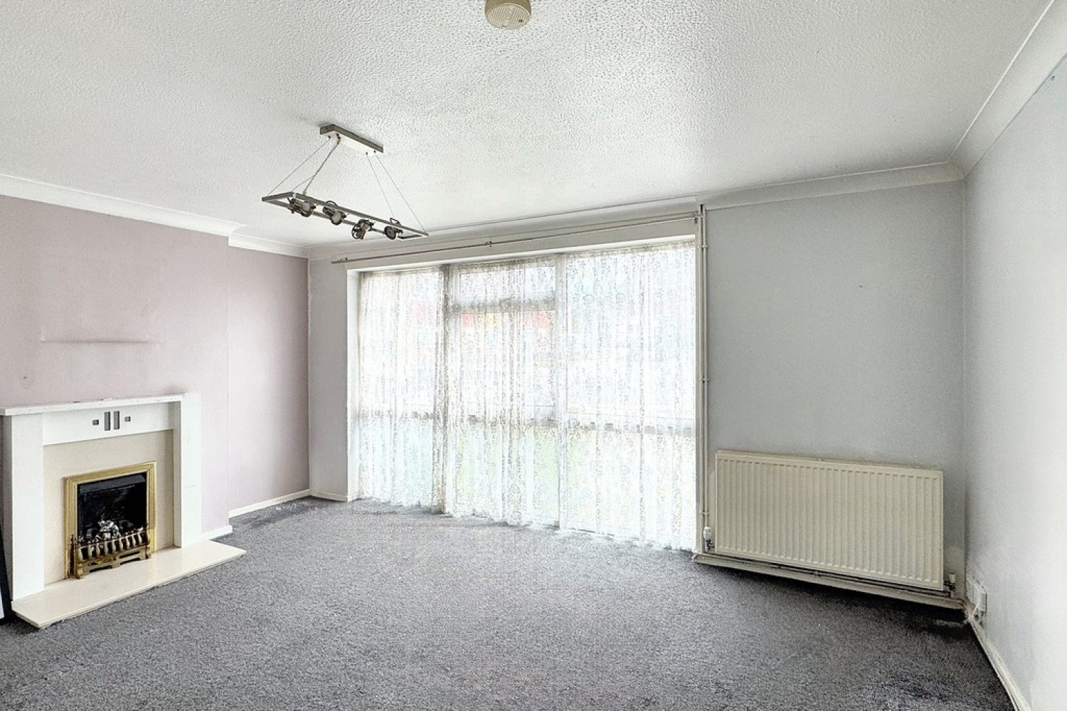 Chiltern End, Ashford