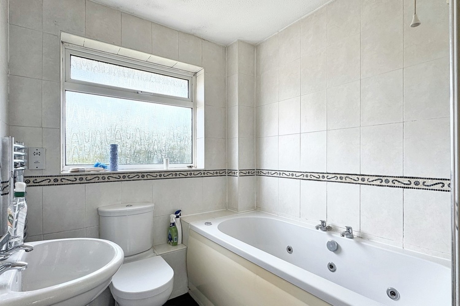 Chiltern End, Ashford
