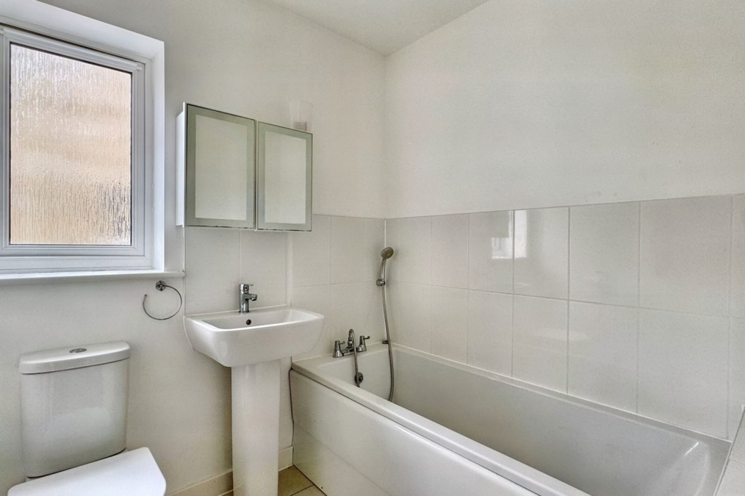 3 bedroom House for Letting Peter Churchill Lane, Repton Park, Ashford