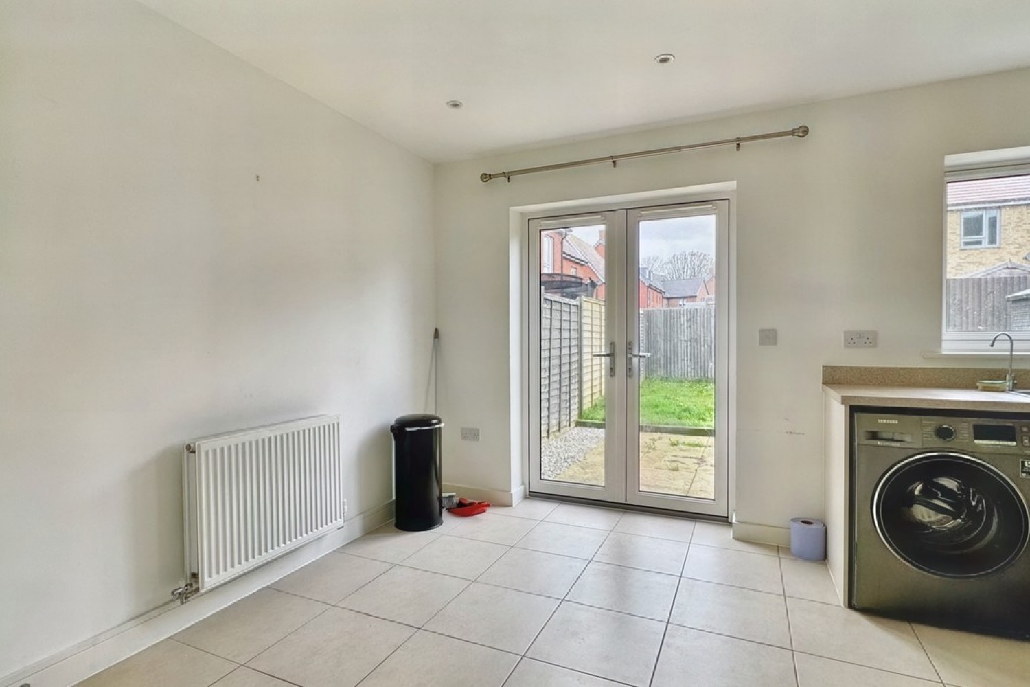 3 bedroom House for Letting Peter Churchill Lane, Repton Park, Ashford