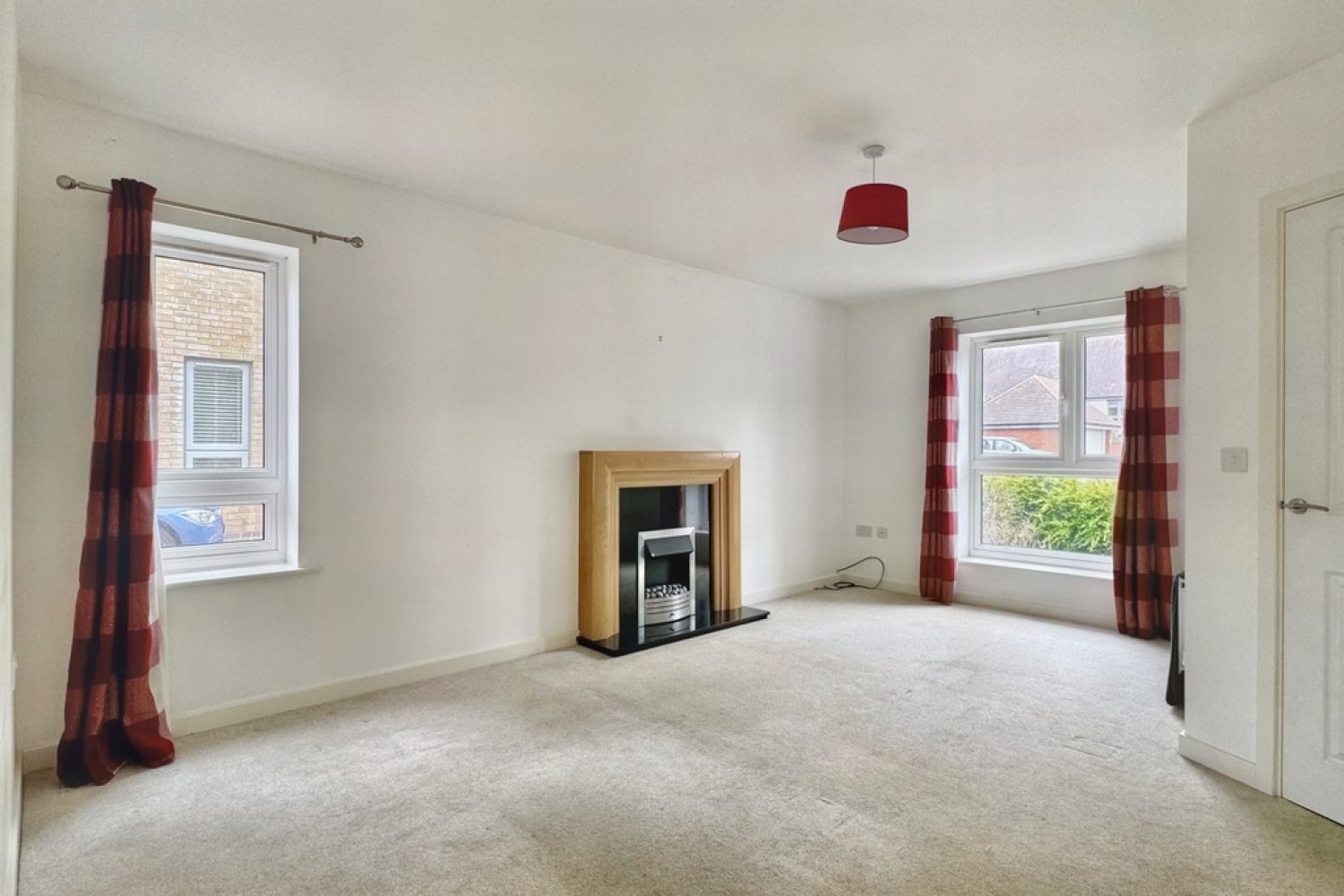 3 bedroom House for Letting Peter Churchill Lane, Repton Park, Ashford