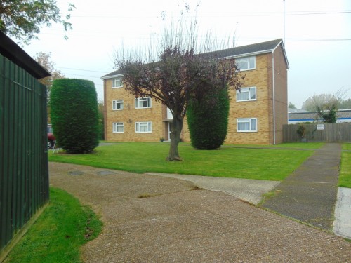 Canterbury Court, Wallis Road