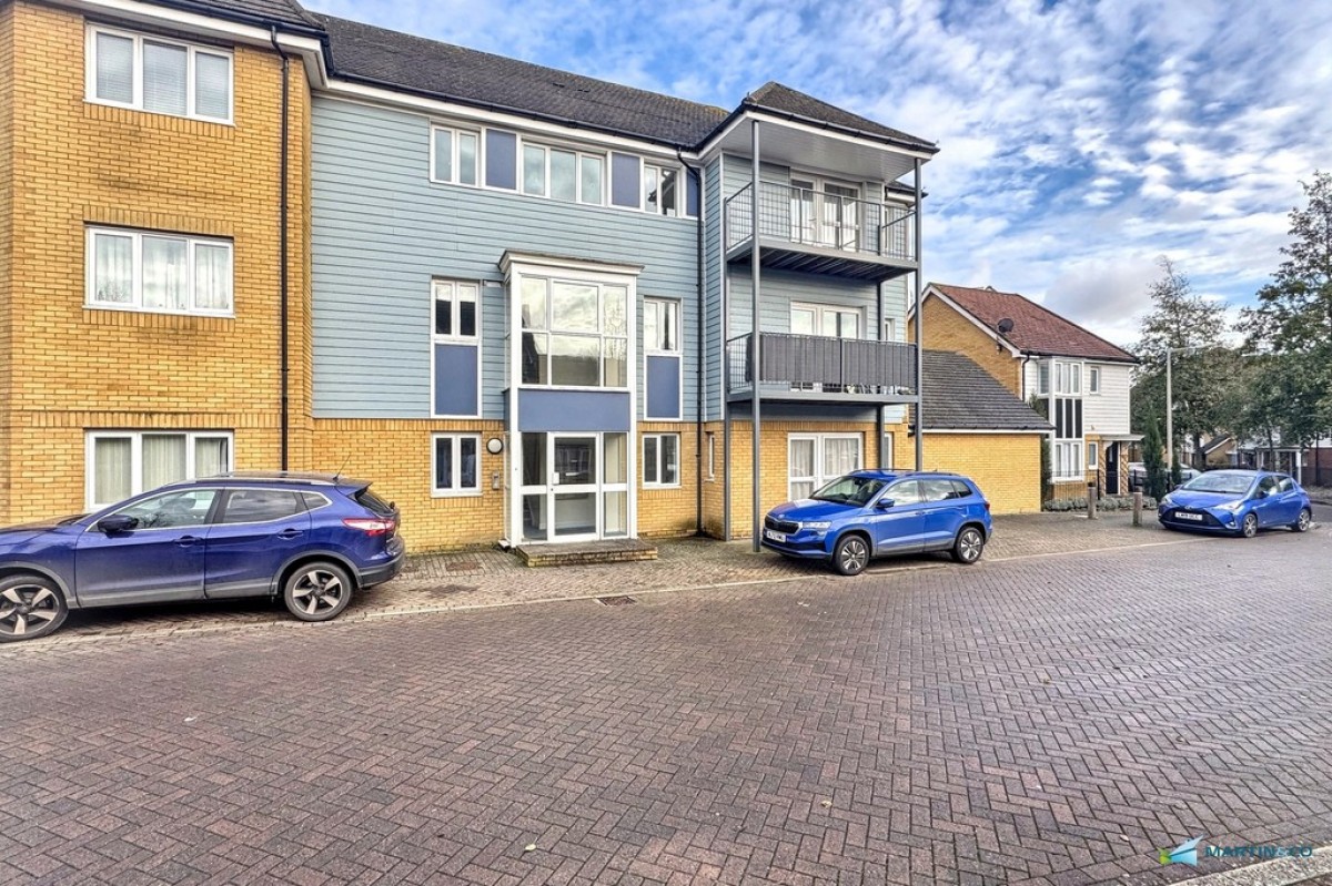 Sir Henry Brackenbury Road, Repton Park