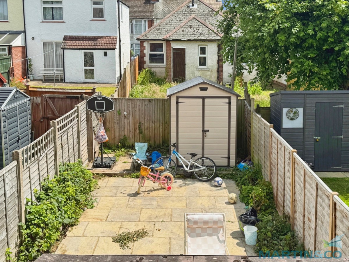 Dering Road, Ashford