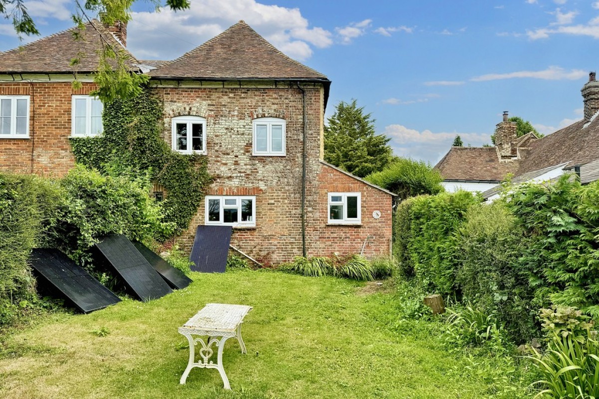Dignash Cottages, Westwell Lane