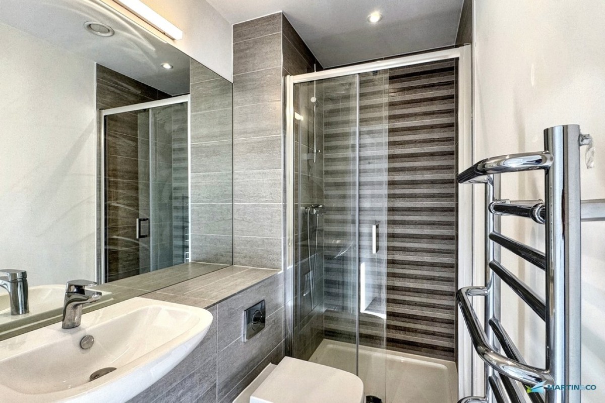 Betsom Place, 3 Leacon Road