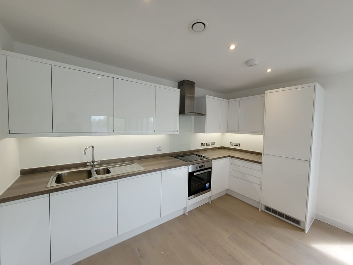 2 bedroom Flat for Letting Kenmore Place, Ashford