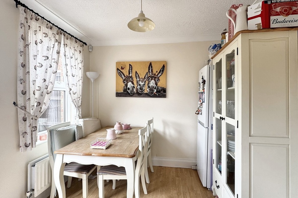 York Road , Kennington , Ashford