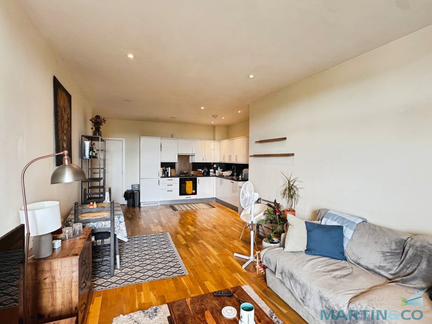 2 bedroom Flat for Letting The Panorama, Ashford