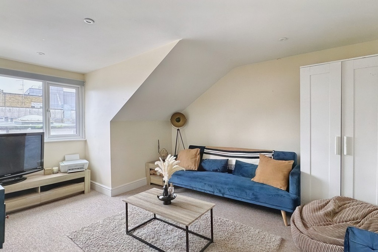 2 bedroom Flat for Letting Bank Street, Ashford